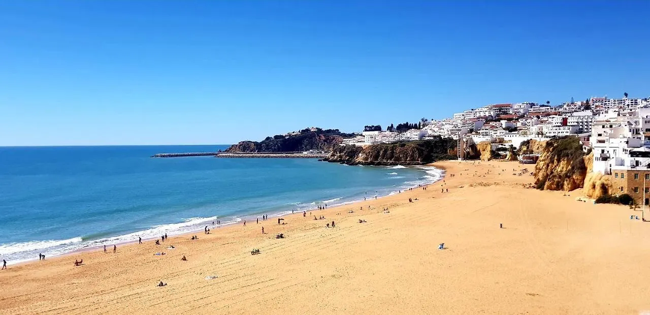 Albufeirasun, Arrive As A Guest Leave As A Friend. Lägenhet Albufeira
